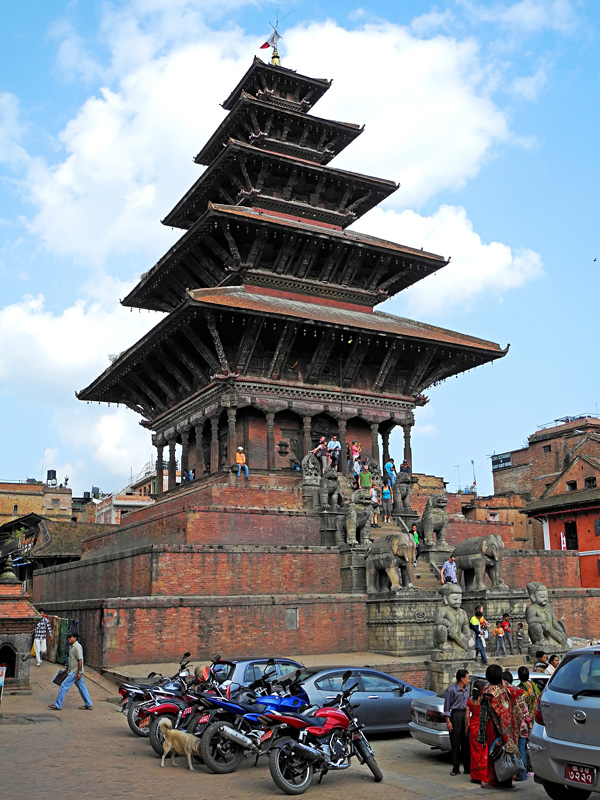 Храм Ньятапола архитектура Непала фото особенности примеры